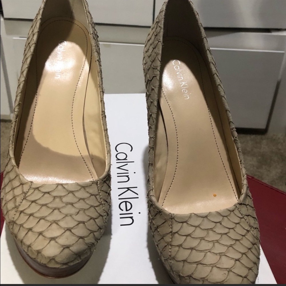 Calvin Klein Fish Scale Pattern Round Toe Heels - image 8
